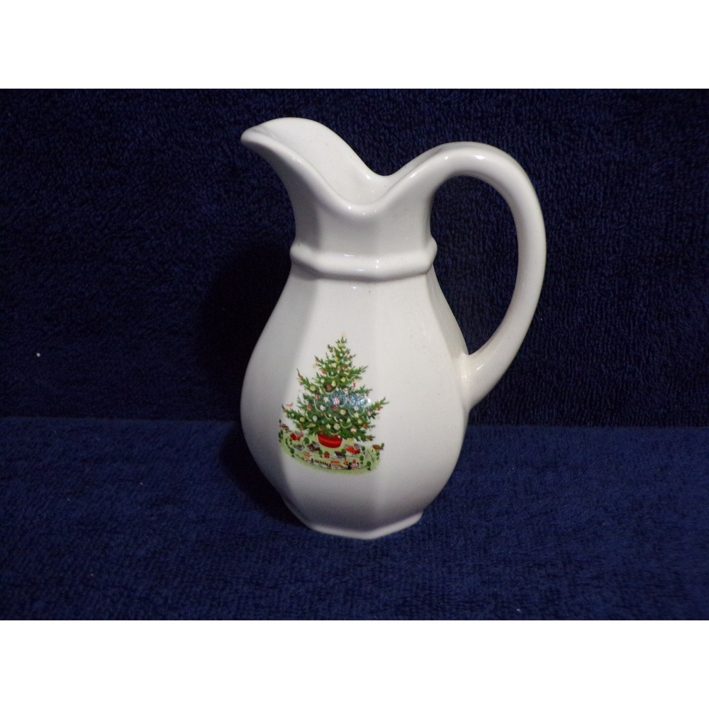 Pfaltzgraff Christmas Tree "Heritage" Collection Creamer Milk Jug Bows & Ferns